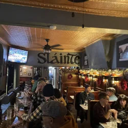 monterey_pub_pittsburgh_151221_02