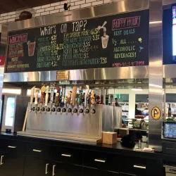 wahlburgers_3