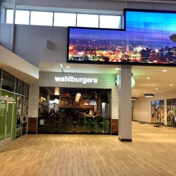 wahlburgers_1
